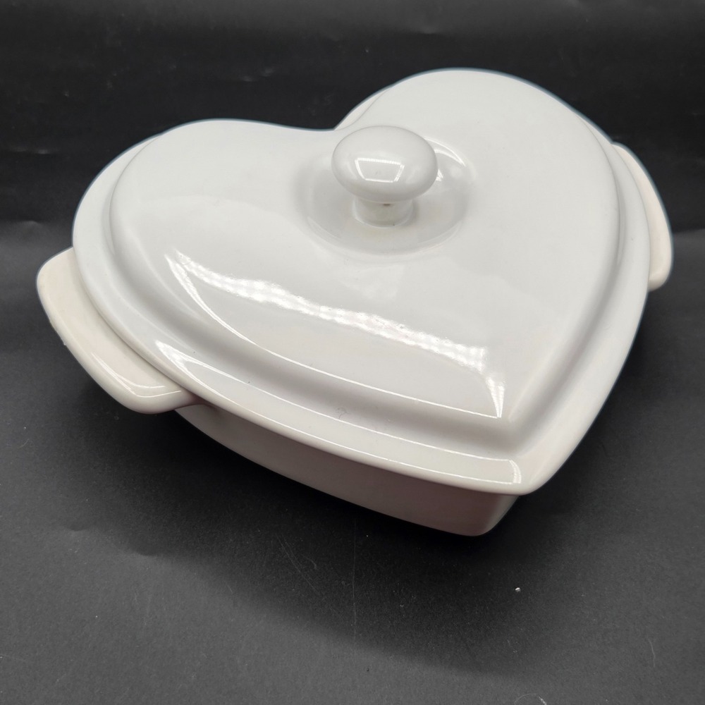 Chantal White Heart Shaped Covered Casserole Baking‎ Dish 1 Quart